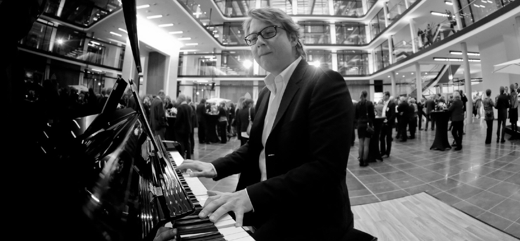 Pianist  Castrop-Rauxel - Klavierspieler für Ihre Hochzeit: Klavierspieler Alexander Hoell