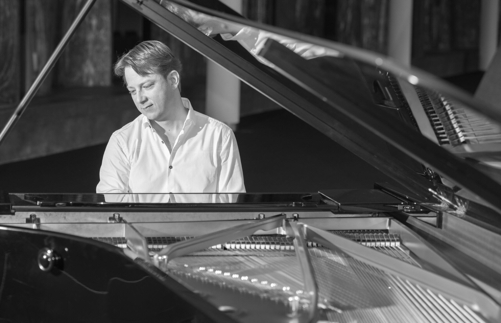 Pianist Ahlen: Klavierspieler in Ahlen für Ihre Hochzeit