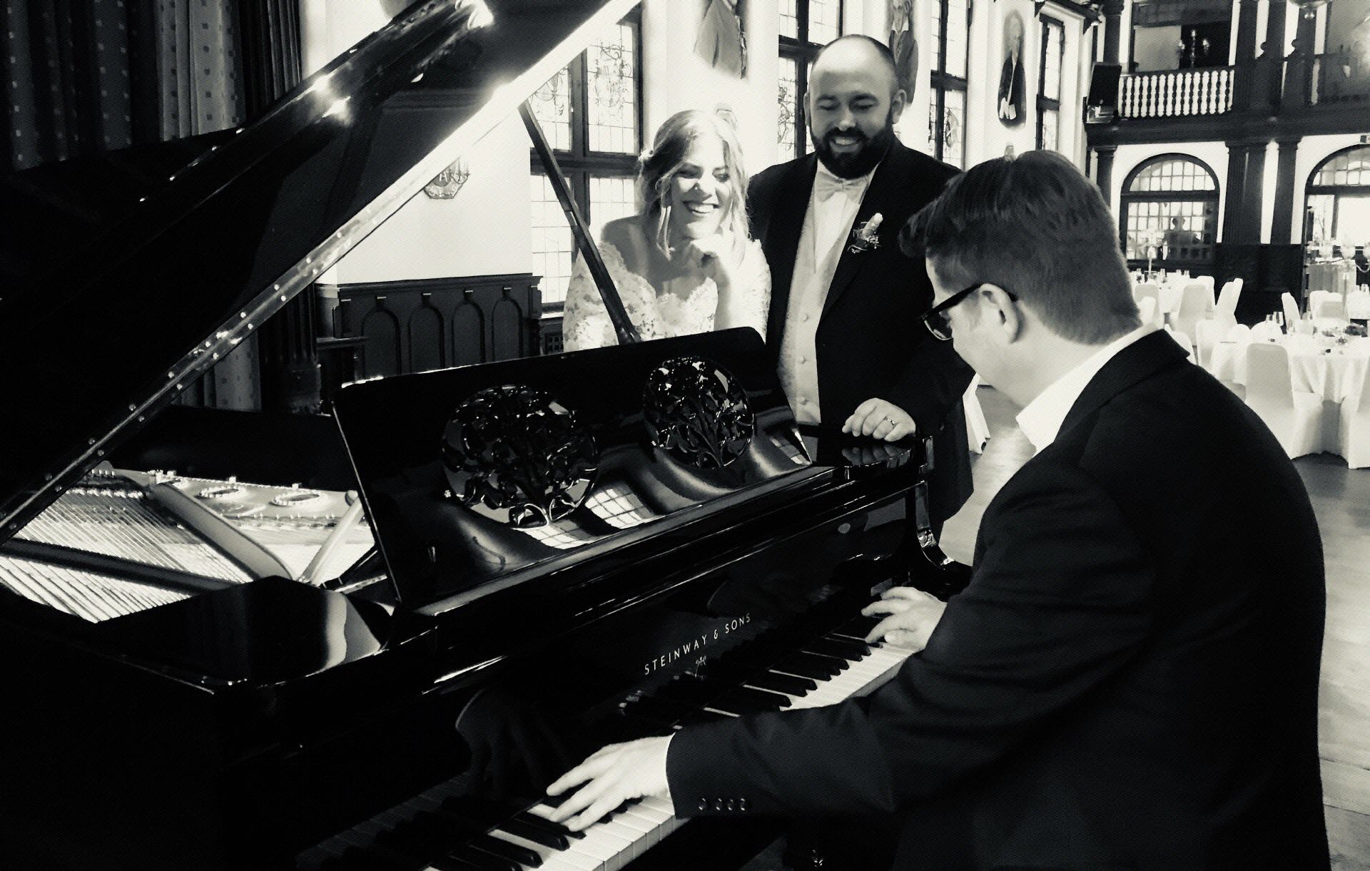Pianist in Solingen - Klavierspieler Solingen - Hochzeit in Solingen